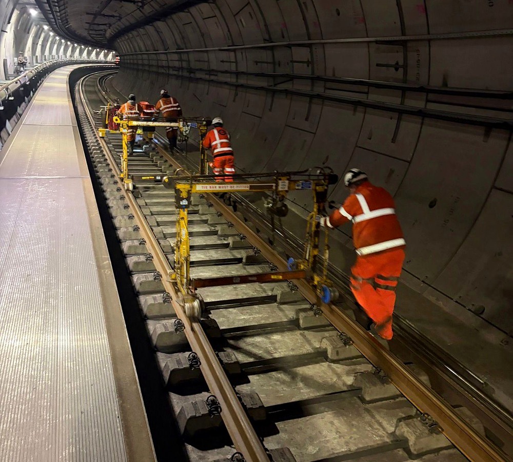 RFLI Central Operating Section track maintenance team